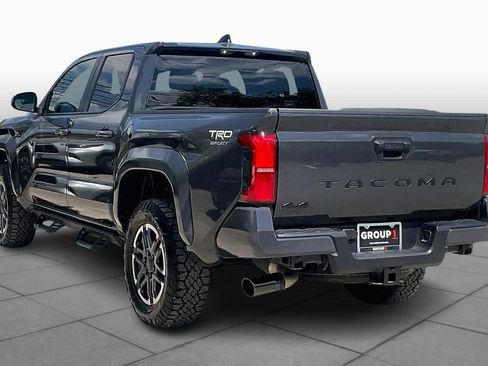 Used 2025 Toyota Tacoma TRD Sport image 12