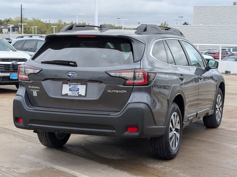 Used 2025 Subaru Outback Premium w/ Popular Package #1A AWD/4WD image 3