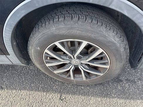 Used 2018 Volkswagen Tiguan SE image 4