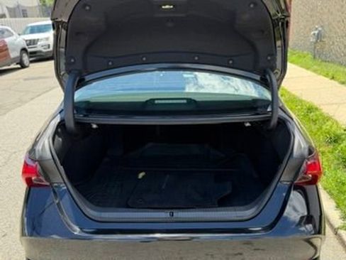 Used 2019 Toyota Avalon XLE w/ Moonroof Package FWD image 12