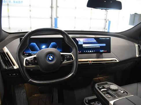 Used 2024 BMW iX xDrive50 w/ Sport Package AWD/4WD image 23