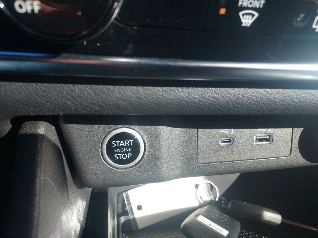 Used 2021 Nissan Rogue S AWD/4WD image 17