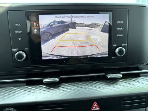 Used 2024 Kia Carnival LX FWD image 33