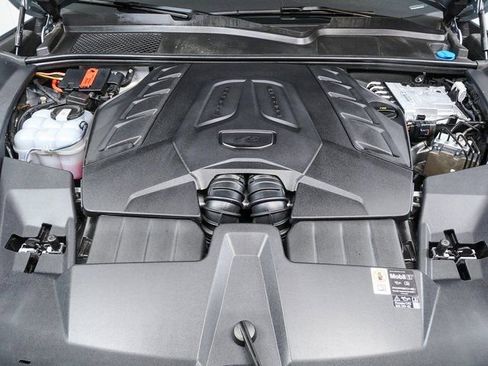 Certified 2025 Porsche Cayenne GTS image 36