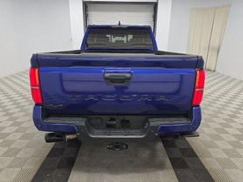 Used 2024 Toyota Tacoma TRD Sport w/ TRD Sport Premium Package AWD/4WD image 5