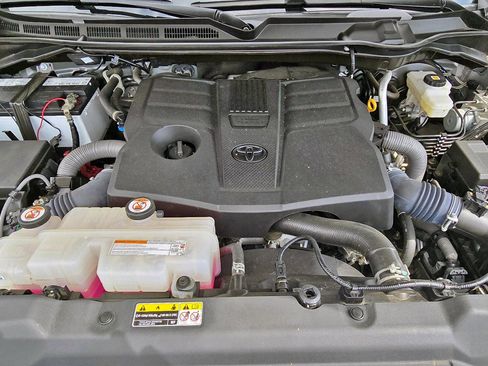 Used 2022 Toyota Tundra SR5 image 10