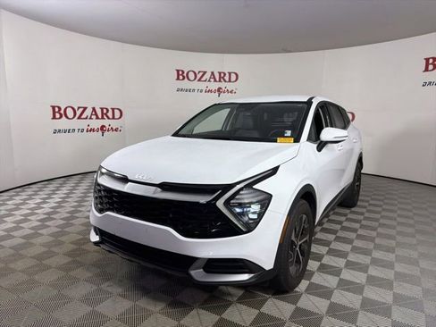 Used 2025 Kia Sportage EX FWD image 4