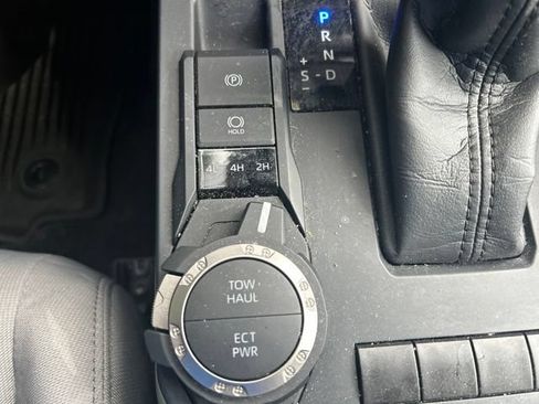 Used 2024 Toyota Tacoma SR5 AWD/4WD image 22