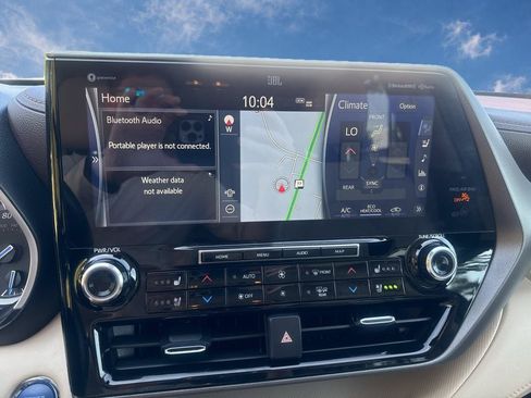 Used 2022 Toyota Highlander Limited FWD image 7