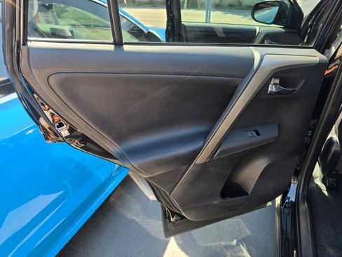 Used 2013 Toyota RAV4 Limited AWD/4WD image 28
