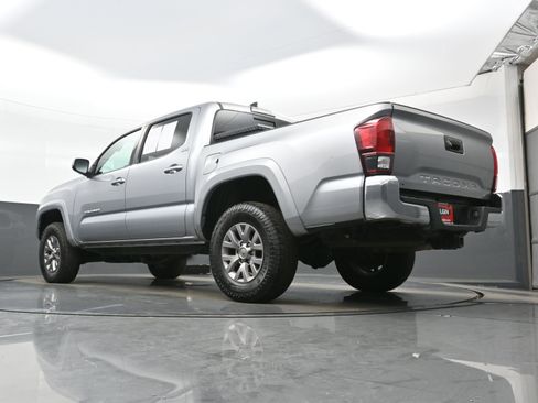 Used 2019 Toyota Tacoma SR5 AWD/4WD image 29
