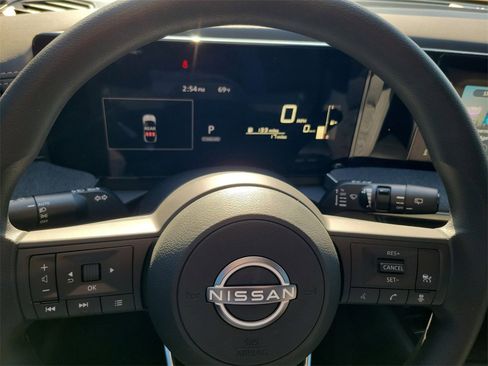 Used 2025 Nissan Kicks SV w/ Illumination Package image 23