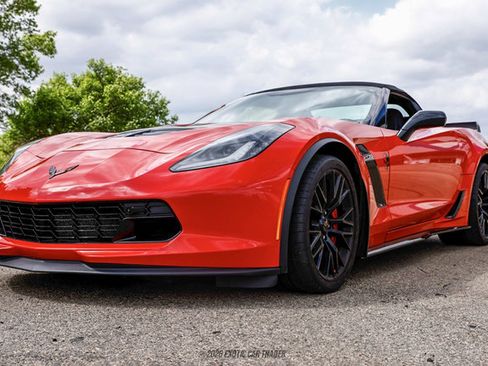Used 2016 Chevrolet Corvette Z06 w/ 3LZ Preferred Equipment Group RWD image 14