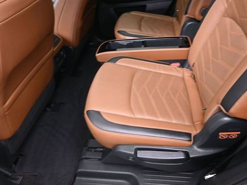 Used 2023 Nissan Pathfinder Platinum image 22