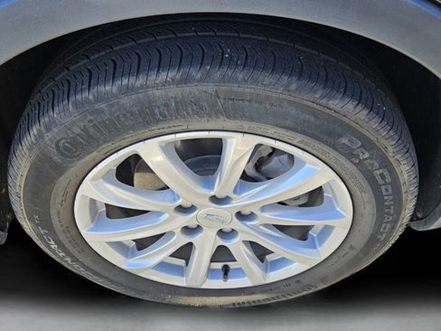 Used 2022 Cadillac XT4 Luxury w/ Driver Awareness Package image 30