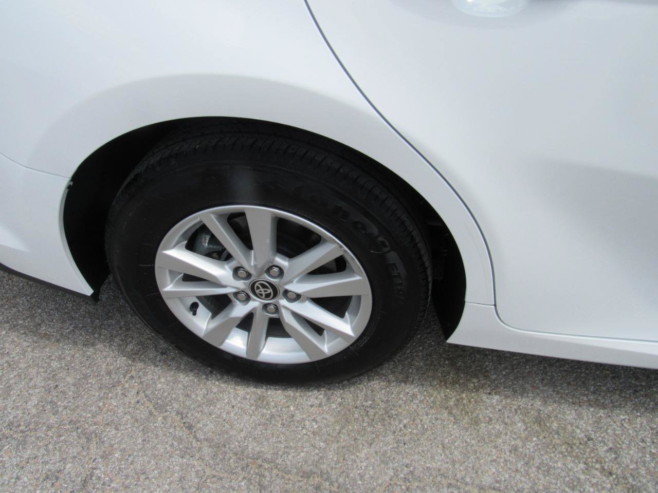 Used 2026 Toyota Camry LE FWD image 4