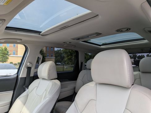 Used 2023 Kia Telluride SX FWD image 16