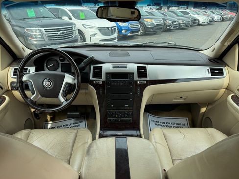 Used 2007 Cadillac Escalade ESV AWD image 22