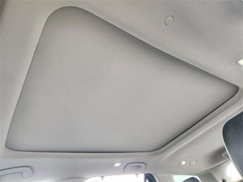 Used 2023 Honda Pilot Elite image 16