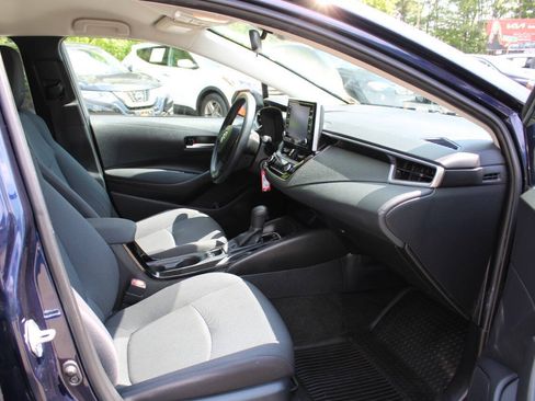 Used 2021 Toyota Corolla LE FWD image 25