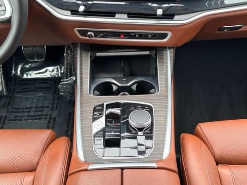 Used 2024 BMW X7 xDrive40i w/ M Sport Package AWD/4WD image 26