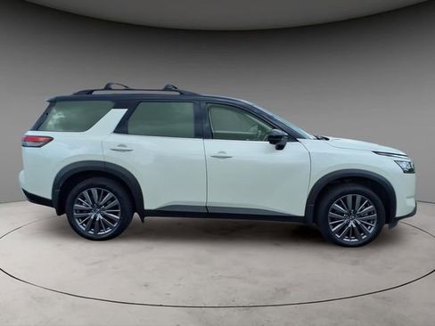 Certified 2023 Nissan Pathfinder SL w/ SL Premium Package AWD/4WD image 11