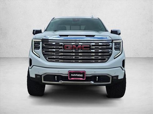 Used 2024 GMC Sierra 1500 Denali AWD/4WD image 2
