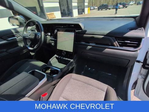 Used 2025 GMC Terrain Elevation image 29