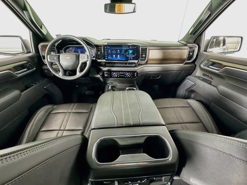 Used 2025 Chevrolet Silverado 1500 High Country AWD/4WD image 28