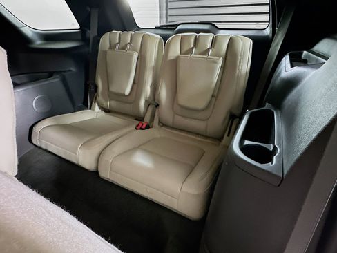 Used 2011 Ford Explorer XLT w/ 202A Rapid Spec Order Code image 28