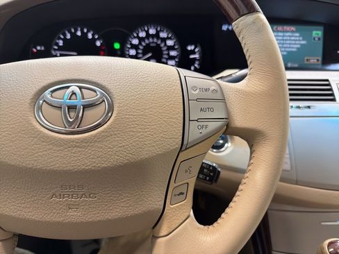 Used 2009 Toyota Avalon Limited FWD image 25