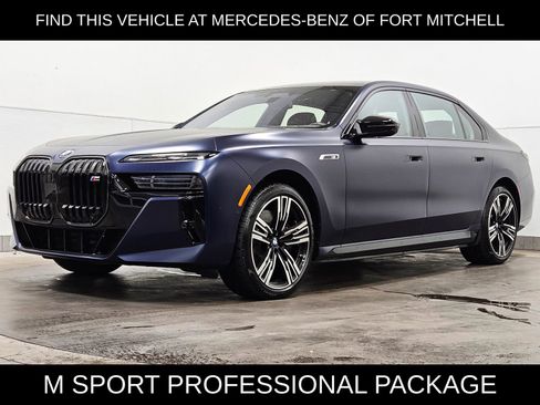 Used 2025 BMW i7 M70 w/ Executive Package image 1