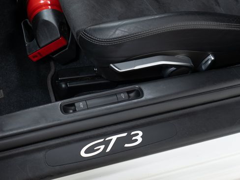 Used 2007 Porsche 911 GT3 RWD image 18