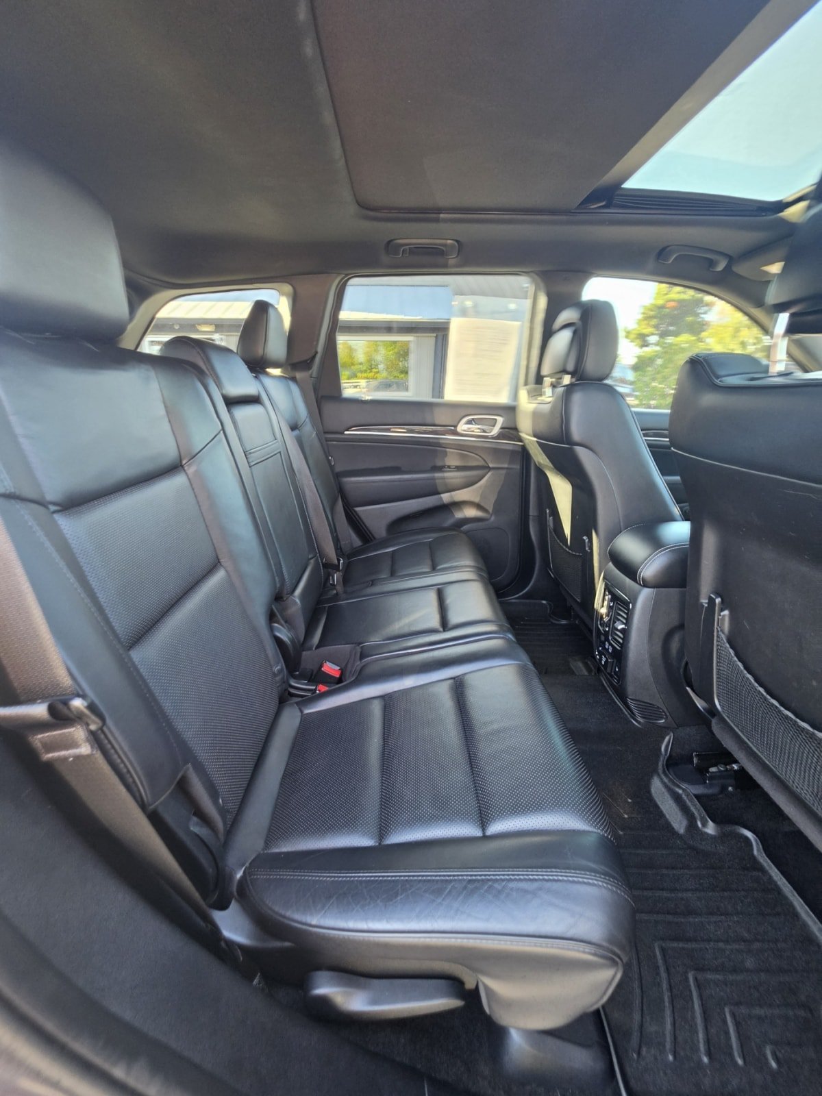 Used 2015 Jeep Grand Cherokee High Altitude AWD/4WD image 10