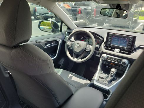 Used 2020 Toyota RAV4 XLE FWD image 15