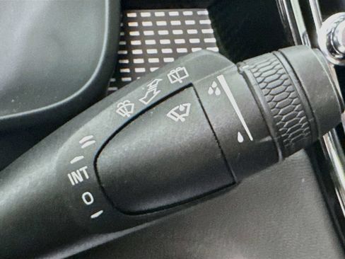Used 2021 Volvo XC40 P8 Recharge w/ Advanced Package AWD/4WD image 13