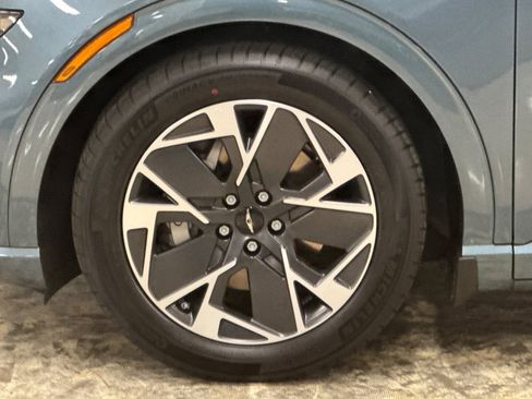 New 2026 Genesis GV60 RWD image 26