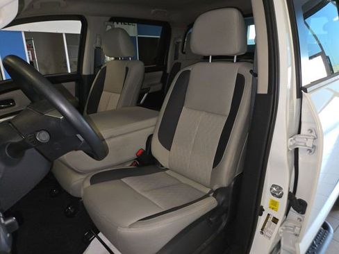 Used 2024 Nissan Titan SV w/ Accessory Utility Package image 11