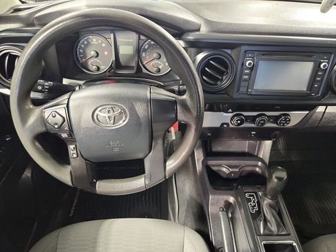 Used 2017 Toyota Tacoma SR RWD image 11