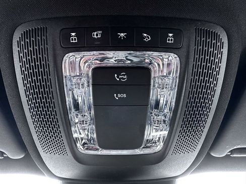 Used 2025 Mercedes-Benz GLB 250 4MATIC image 24