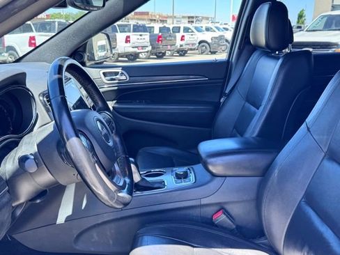 Used 2020 Jeep Grand Cherokee Limited AWD/4WD image 22
