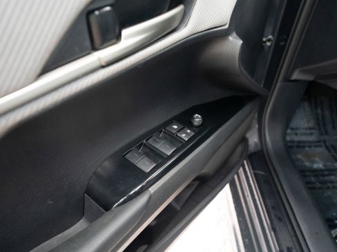 Used 2025 Toyota Camry SE w/ Convenience Package image 7