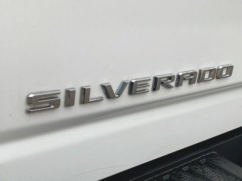 Used 2021 Chevrolet Silverado 2500 Custom w/ Custom Value Package image 29