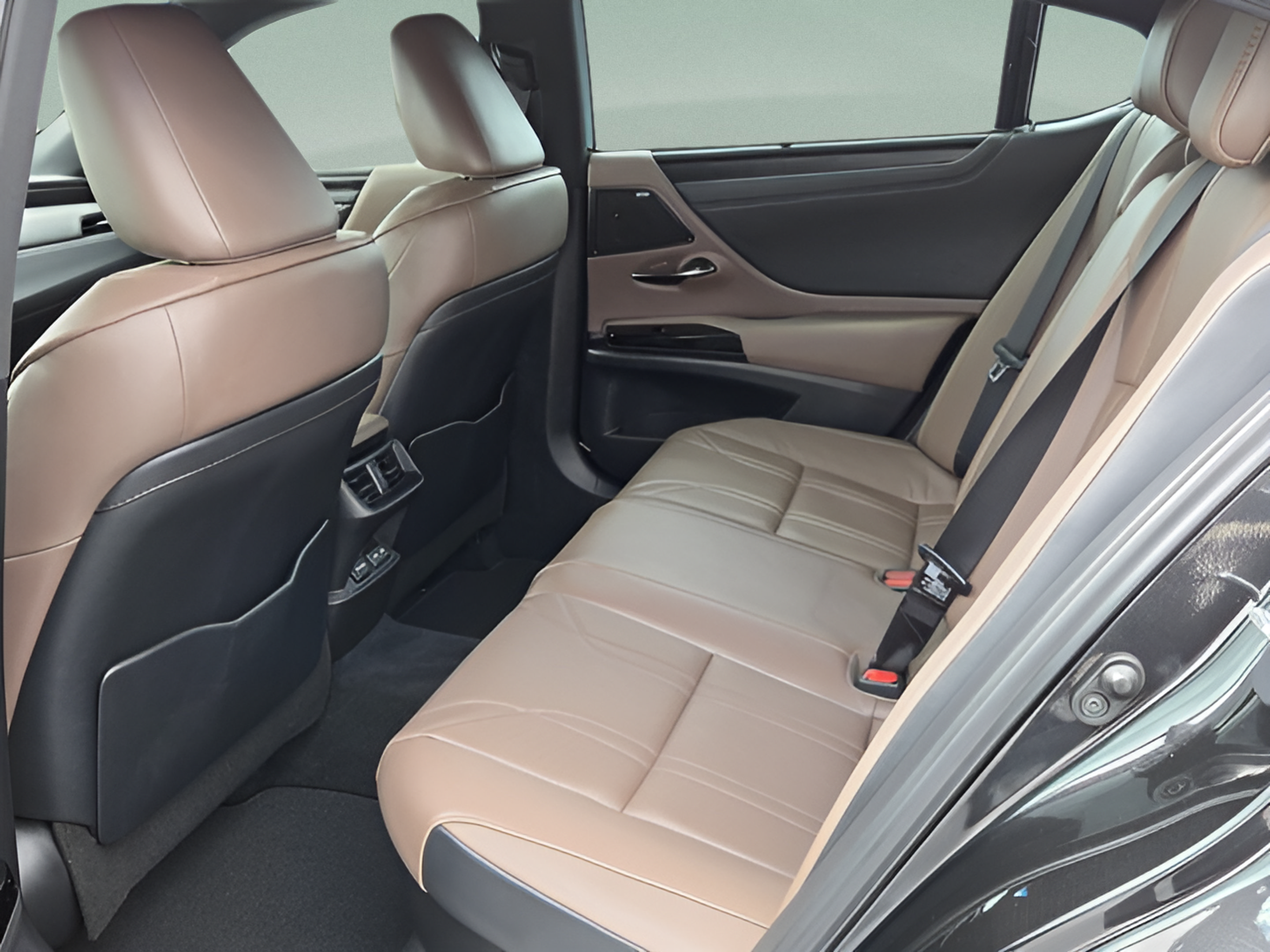 Certified 2023 Lexus ES 300h Ultra Luxury w/ Accessory Package (Z2) FWD image 11
