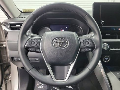 Used 2023 Toyota Venza LE AWD/4WD image 24