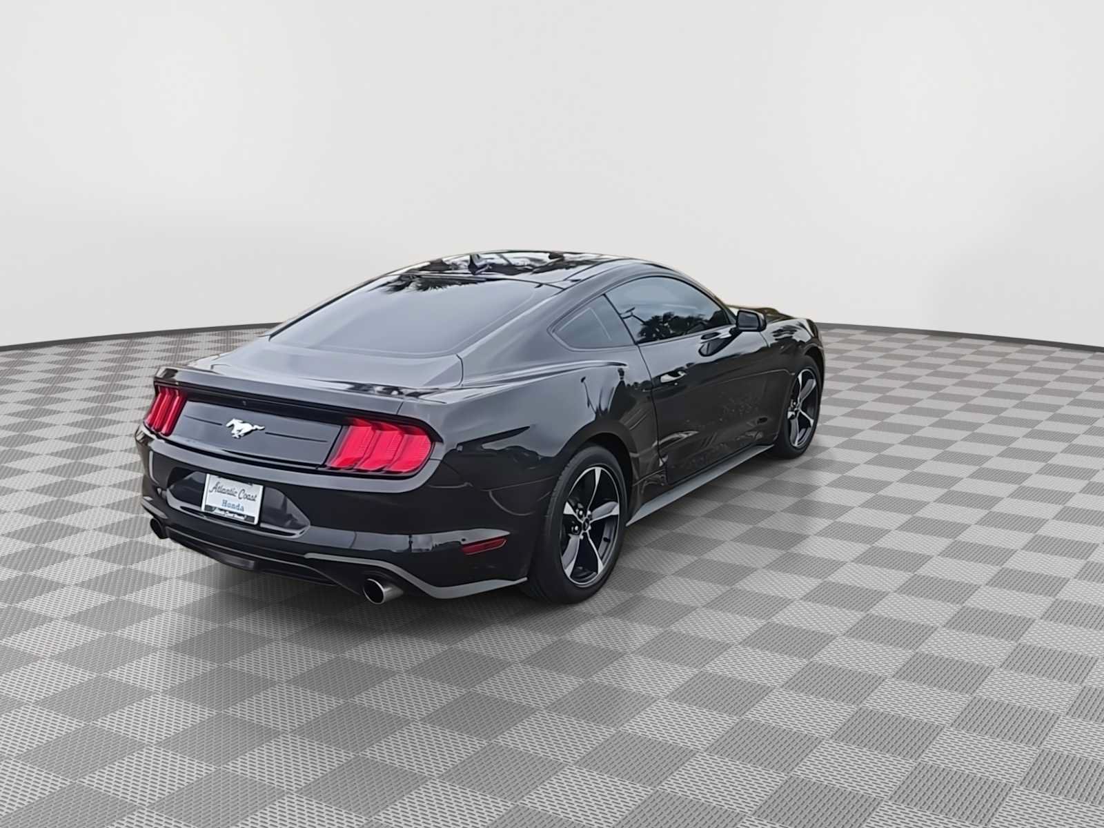 Used 2023 Ford Mustang Coupe RWD image 8