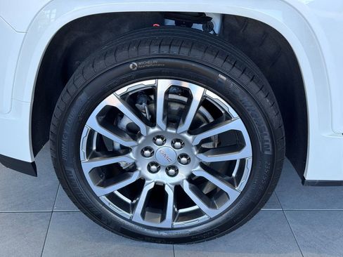 Certified 2023 GMC Acadia Denali w/ Denali Technology Package image 4