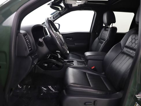 Used 2022 Nissan Frontier PRO-4X w/ Pro-4X Premium Package image 17