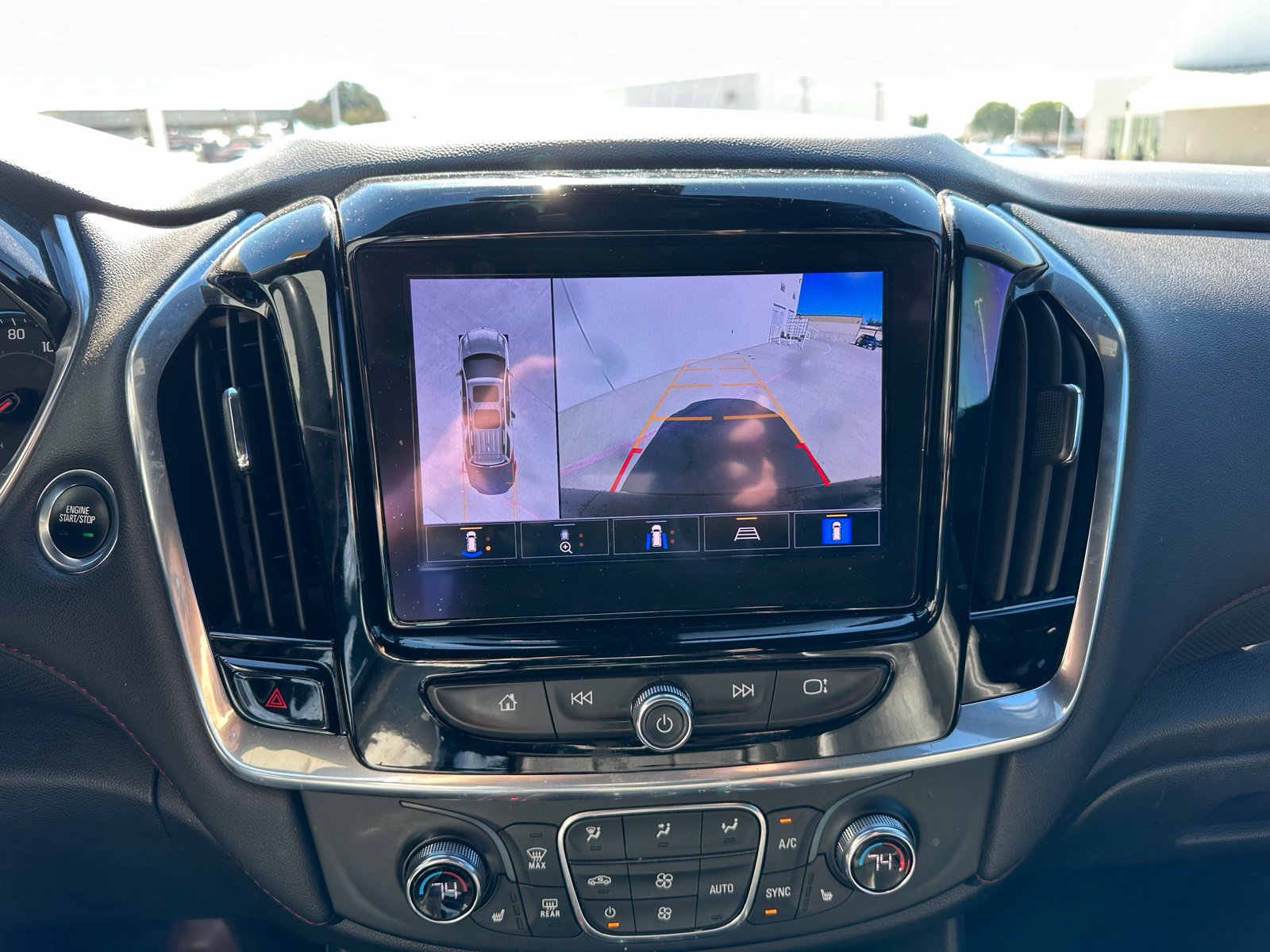 Used 2022 Chevrolet Traverse RS FWD image 12