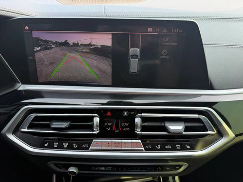 Used 2021 BMW X5 M50i AWD/4WD image 18